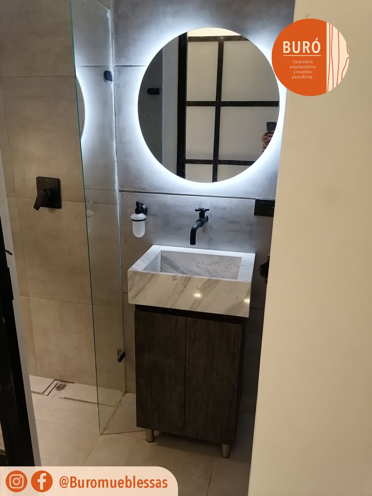 Mueble de baño a piso puertas 1.jpg